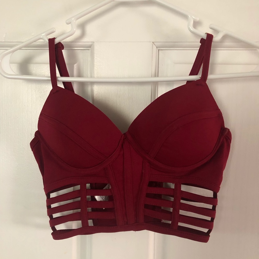 Crop-top with a bust